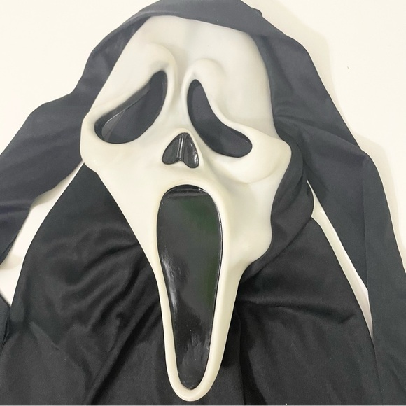 Ghost Face Scream Easter Unlimited Glow In The Dark Mask Halloween - Picture 13 of 15